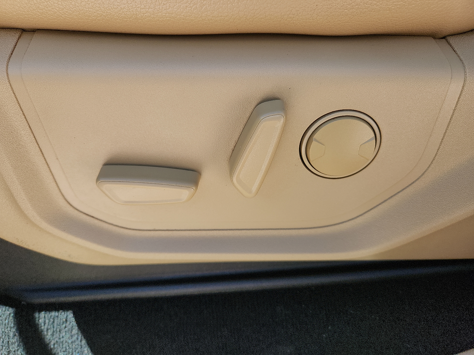 Vehicle image 13 of 20