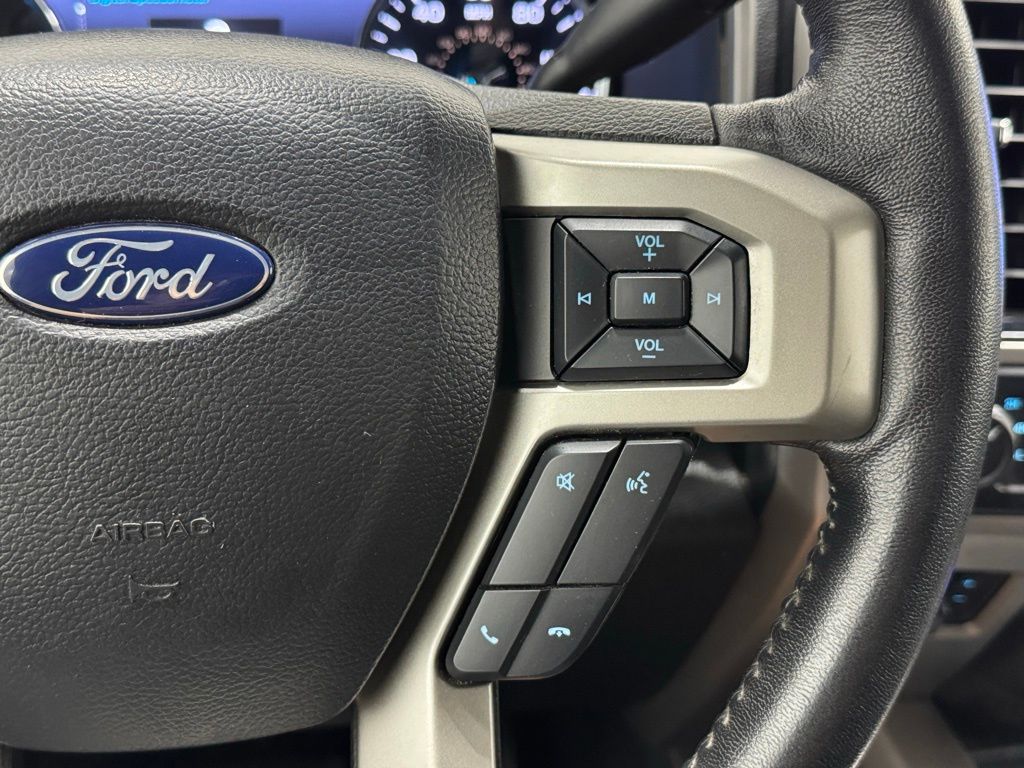 Vehicle image 16 of 41