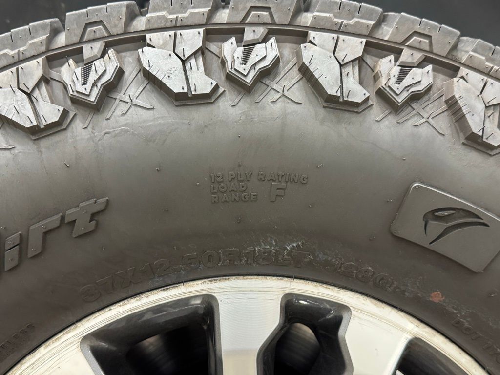 Vehicle image 34 of 41