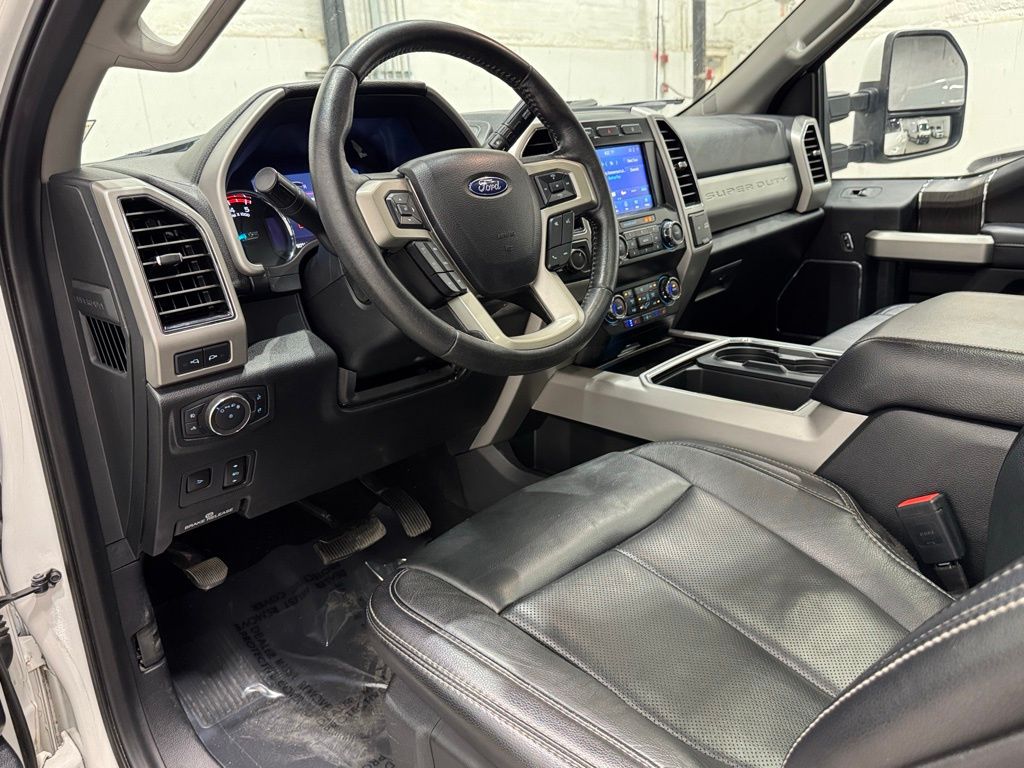 Vehicle image 14 of 41