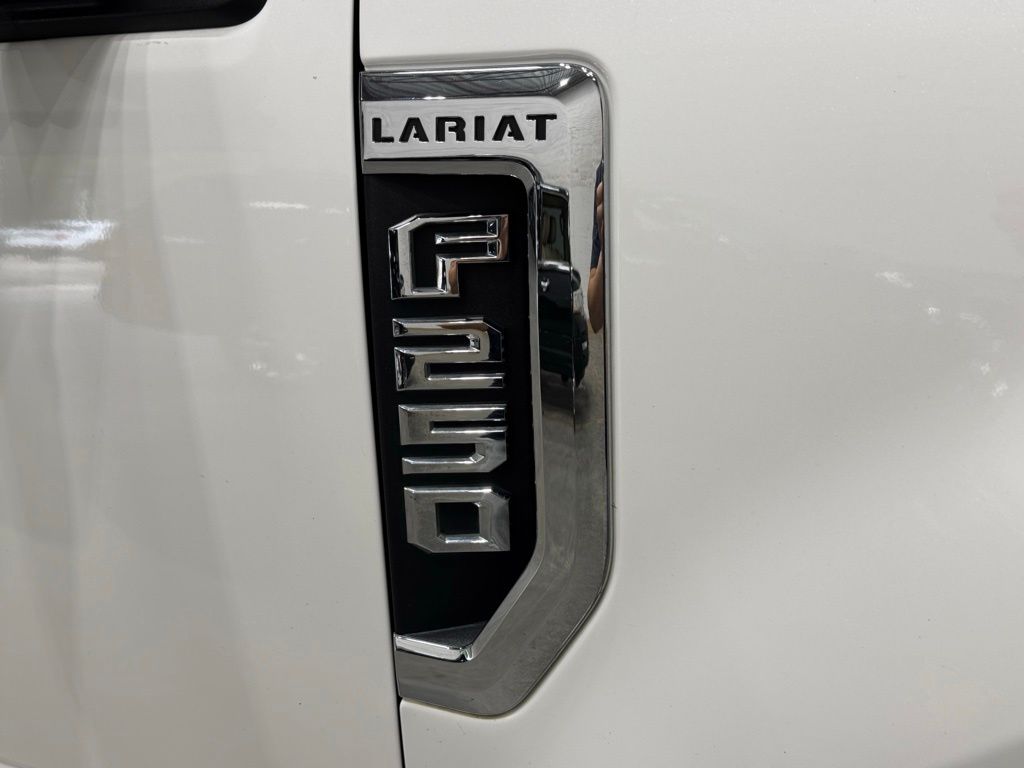 Vehicle image 40 of 41