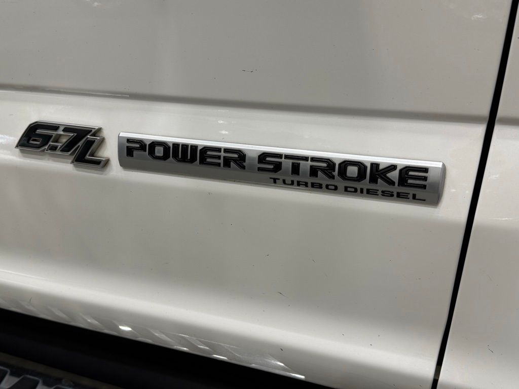 Vehicle image 30 of 41