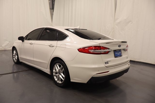 2020 Ford Fusion SE Image 8 of 27
