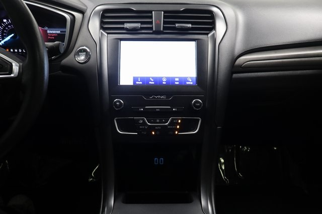 2020 Ford Fusion SE Image 24 of 27