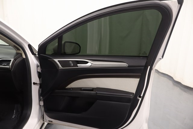 2020 Ford Fusion SE Image 21 of 27