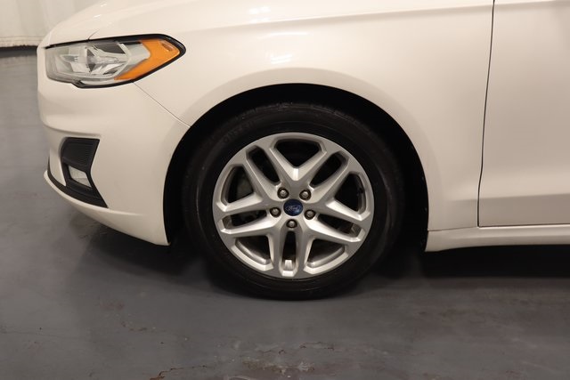 2020 Ford Fusion SE Image 13 of 27