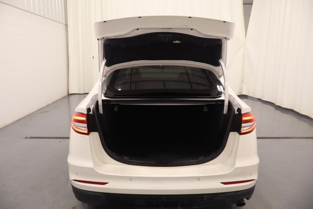 2020 Ford Fusion SE Image 15 of 27