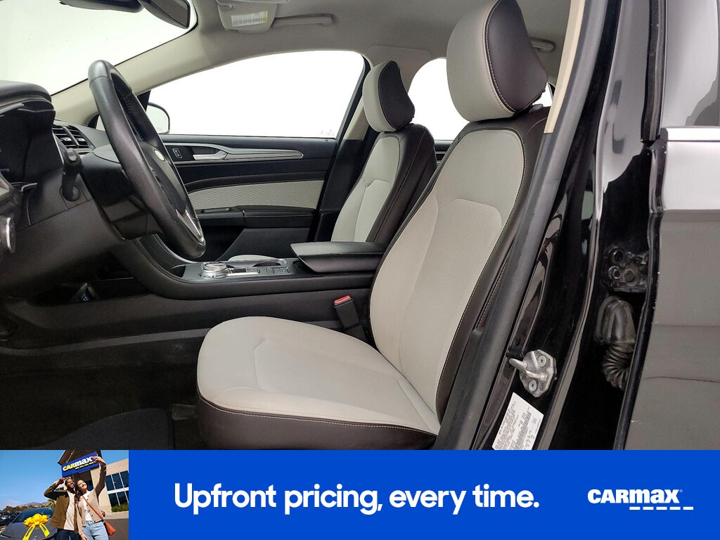 2020 Ford Fusion SE Image 12 of 27