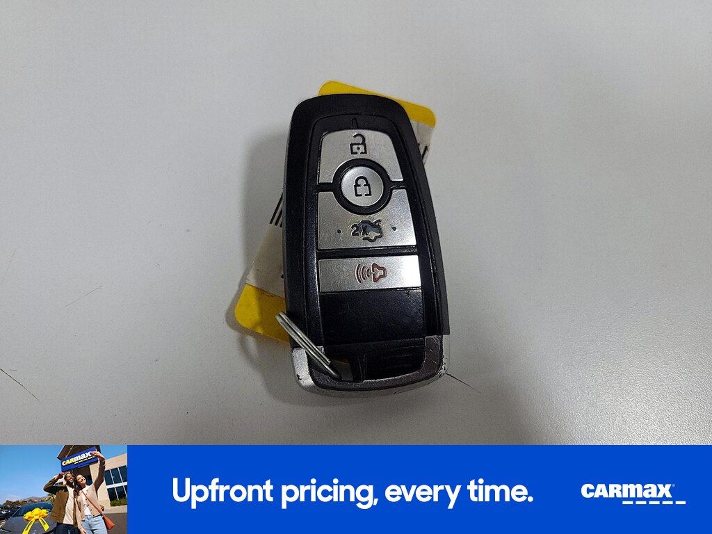 2020 Ford Fusion SE Image 21 of 27