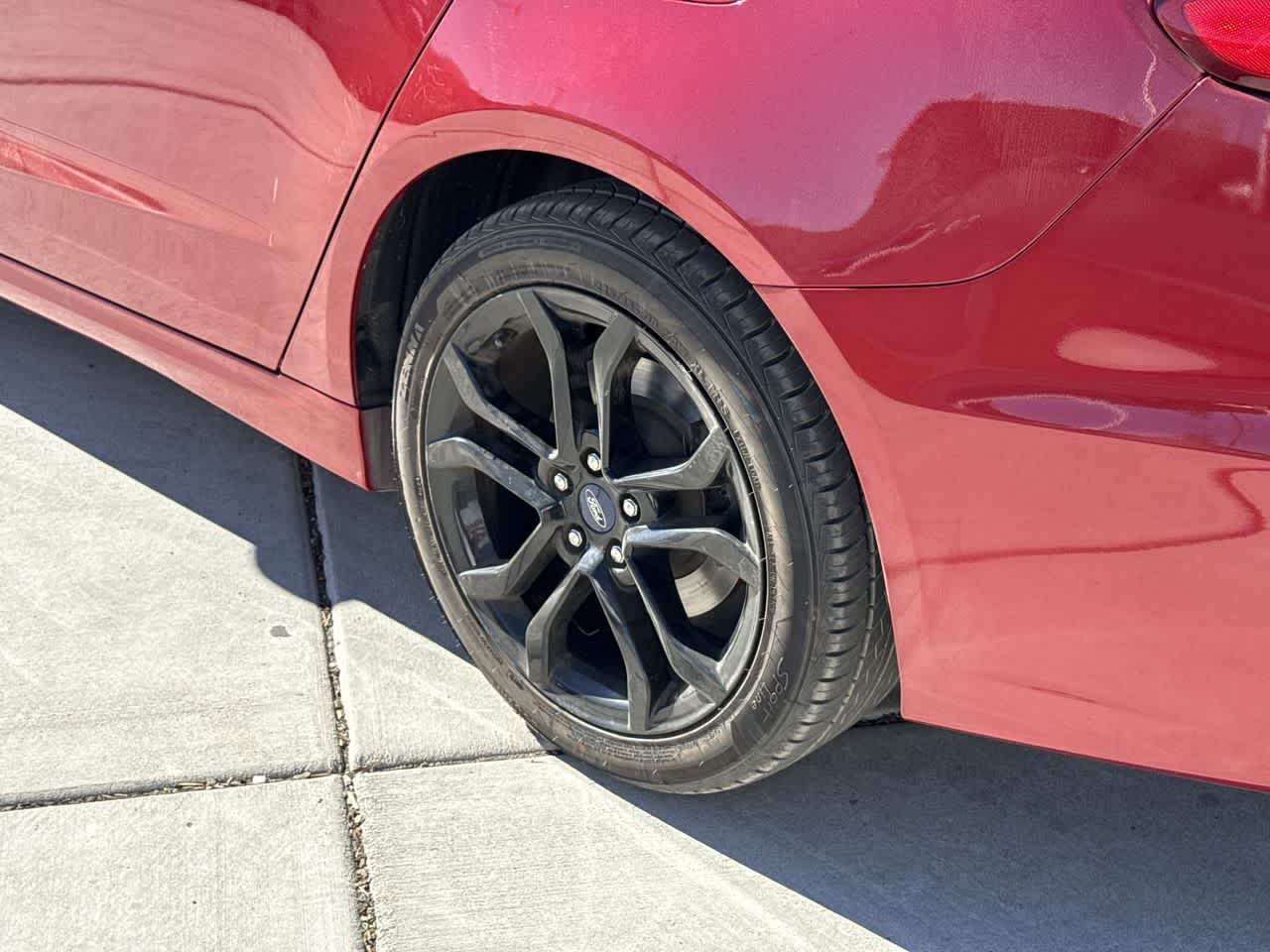 2020 Ford Fusion SE Image 7 of 24