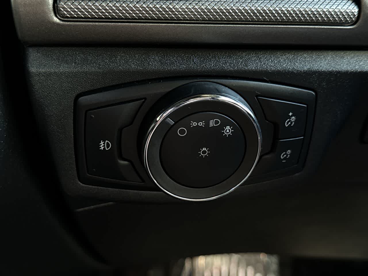 2020 Ford Fusion SE Image 20 of 24