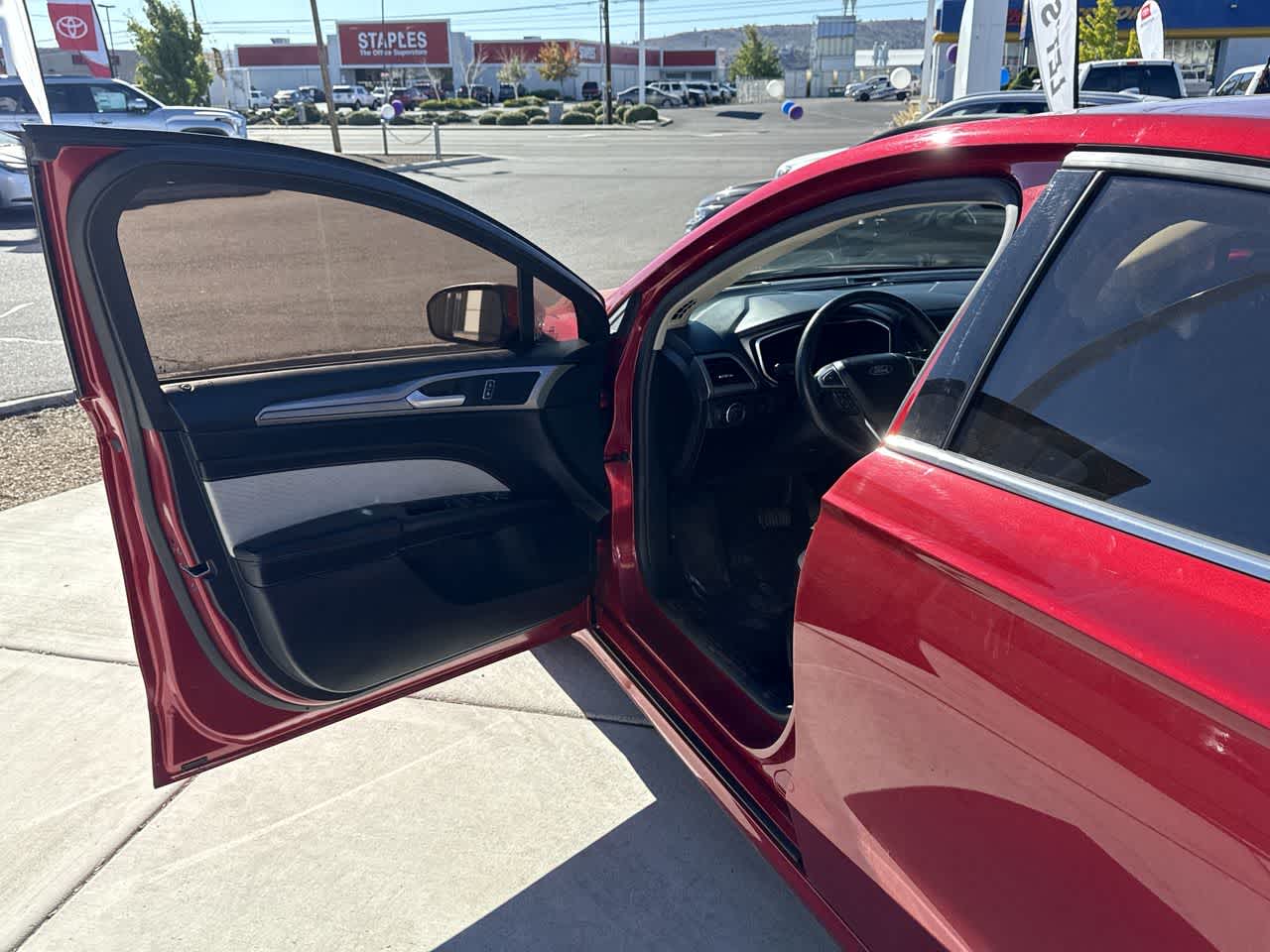 2020 Ford Fusion SE Image 14 of 24