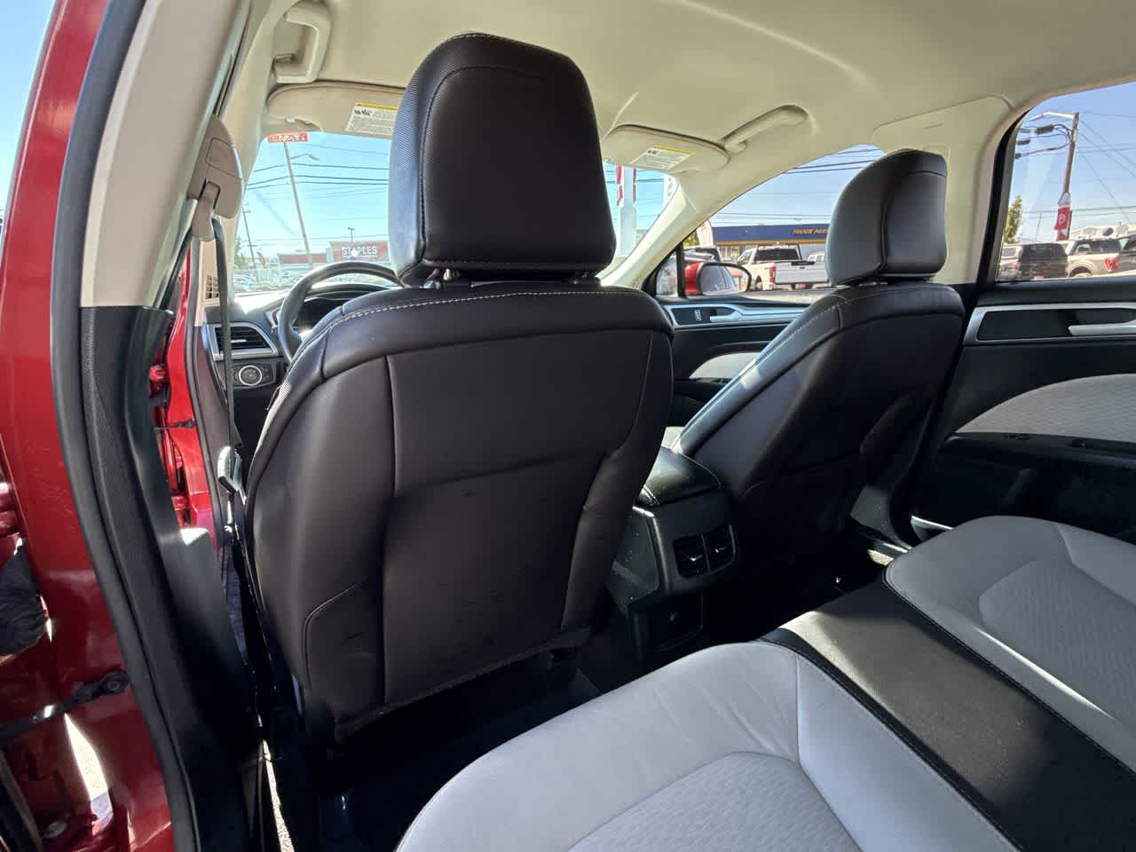 2020 Ford Fusion SE Image 9 of 24