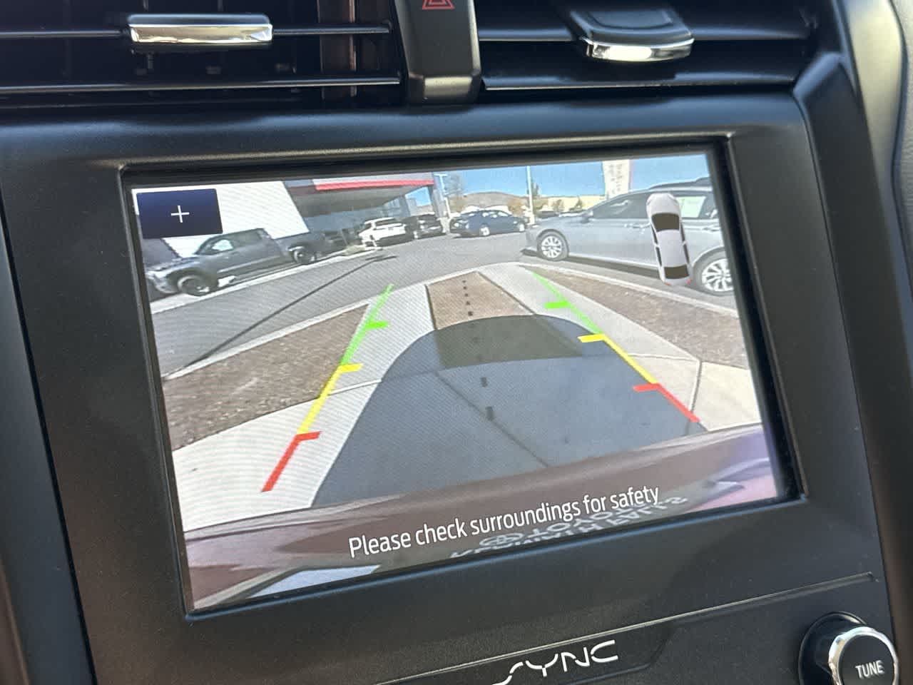 2020 Ford Fusion SE Image 17 of 24