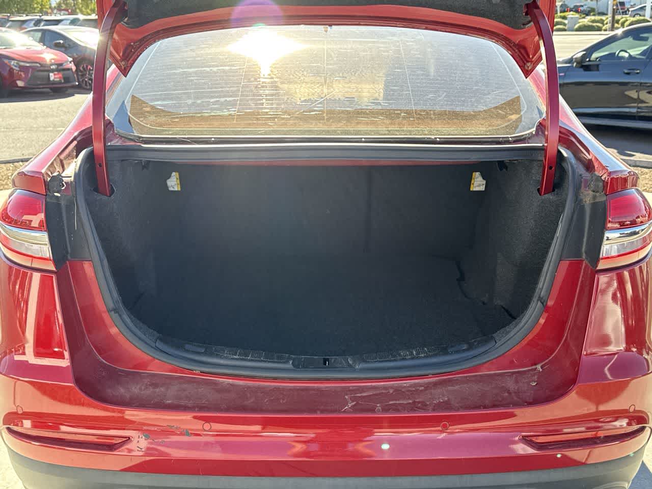 2020 Ford Fusion SE Image 8 of 24