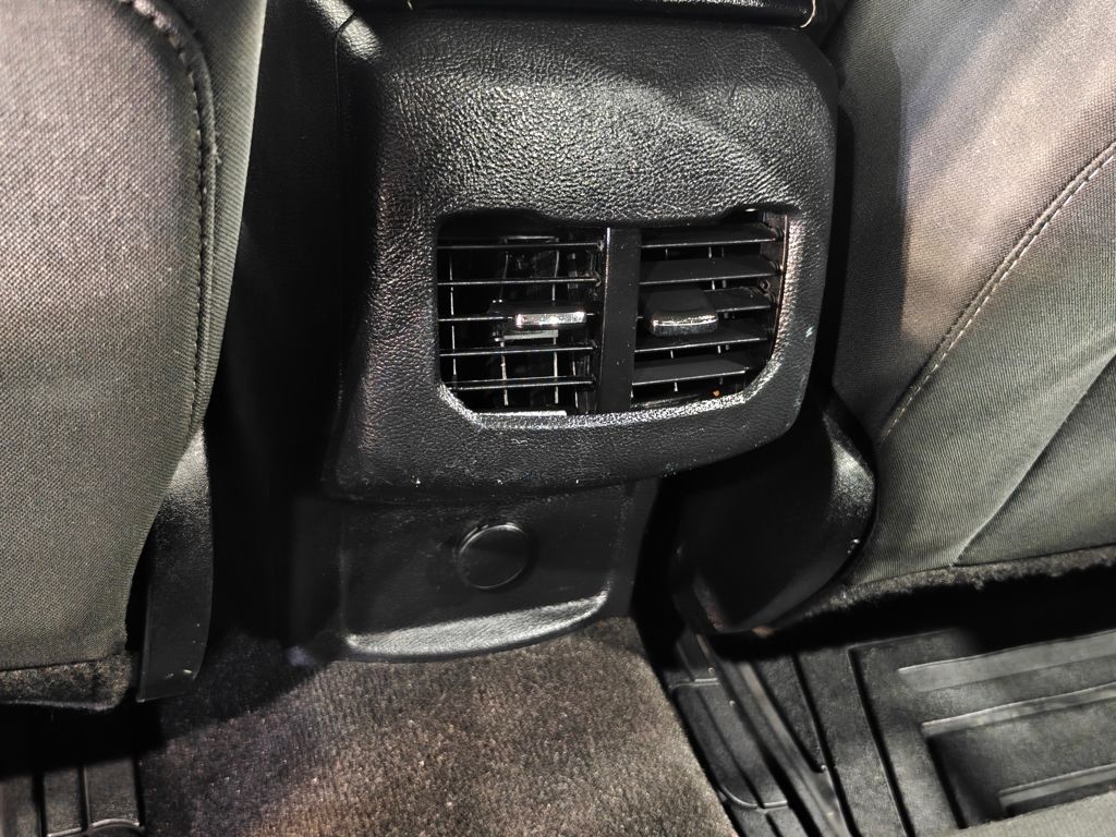 2020 Ford Fusion SE Image 36 of 49