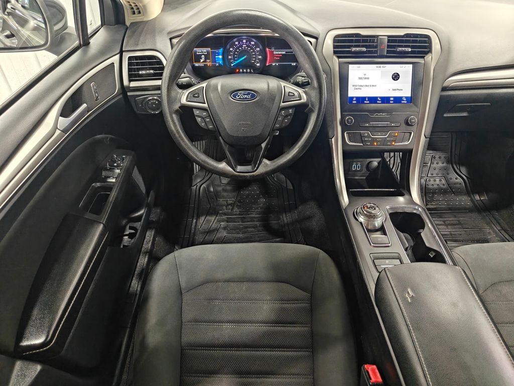 2020 Ford Fusion SE Image 19 of 49