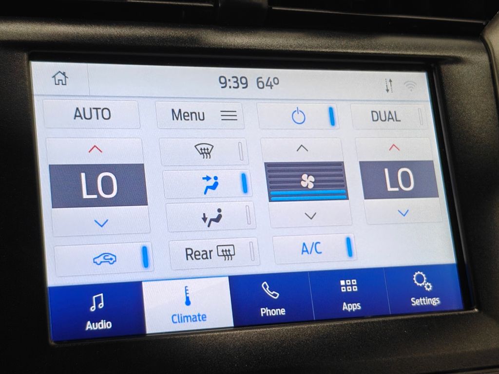 2020 Ford Fusion SE Image 30 of 49