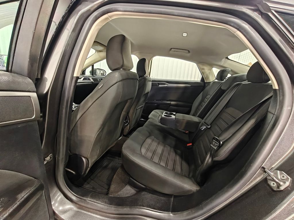 2020 Ford Fusion SE Image 18 of 49