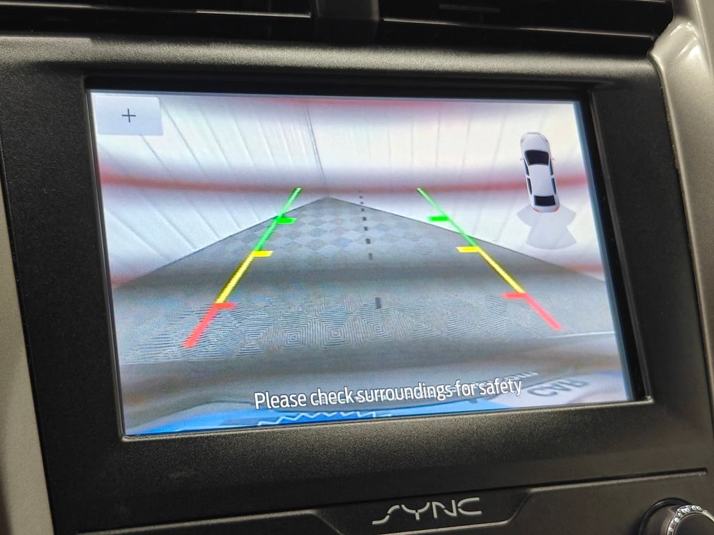 2020 Ford Fusion SE Image 21 of 49