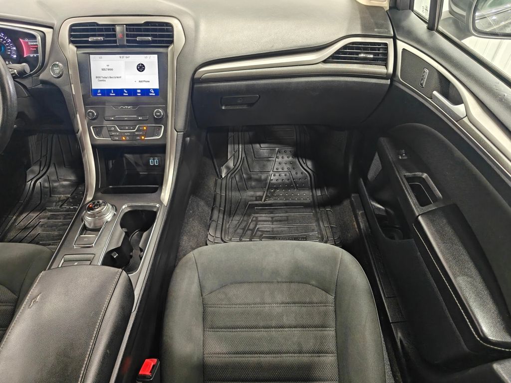 2020 Ford Fusion SE Image 14 of 49