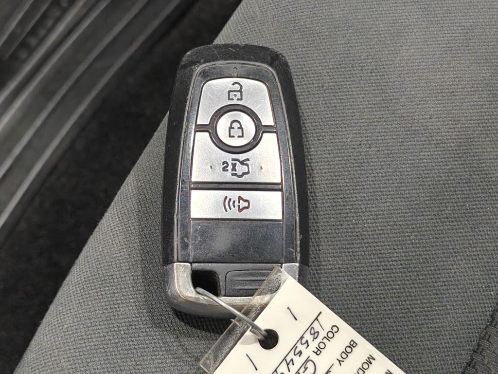 2020 Ford Fusion SE Image 37 of 49