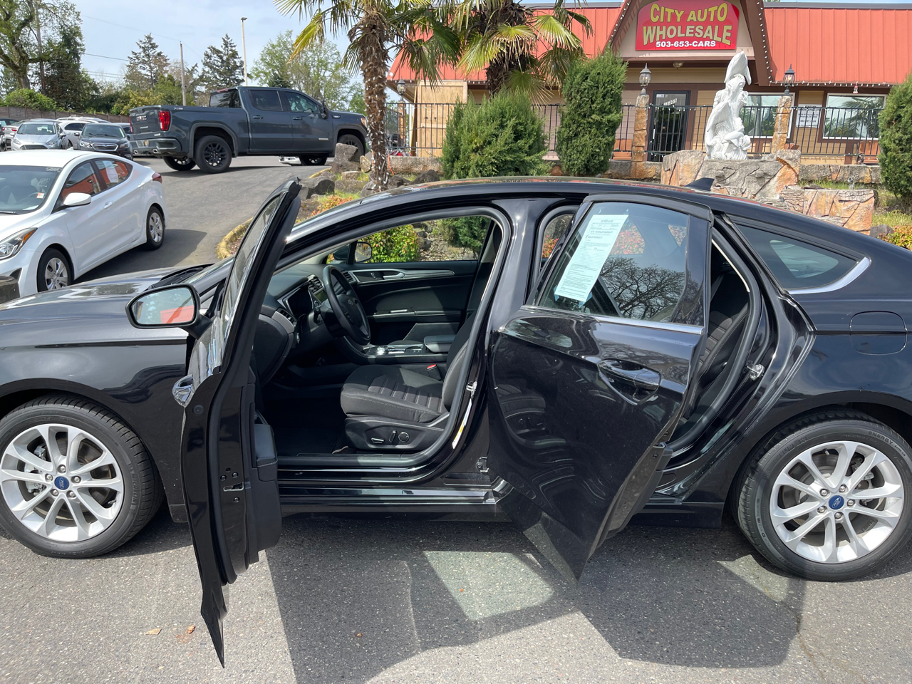 Vehicle image 9 of 32