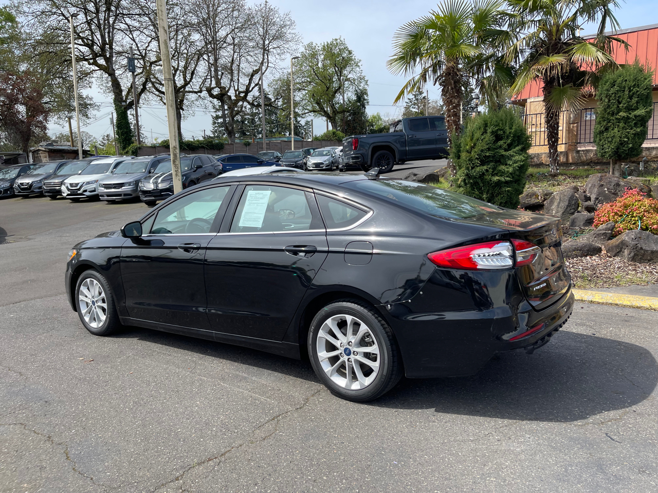 Vehicle image 7 of 32