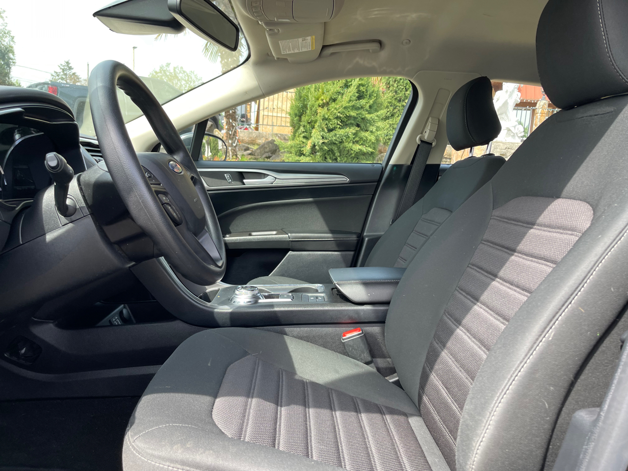 Vehicle image 14 of 32