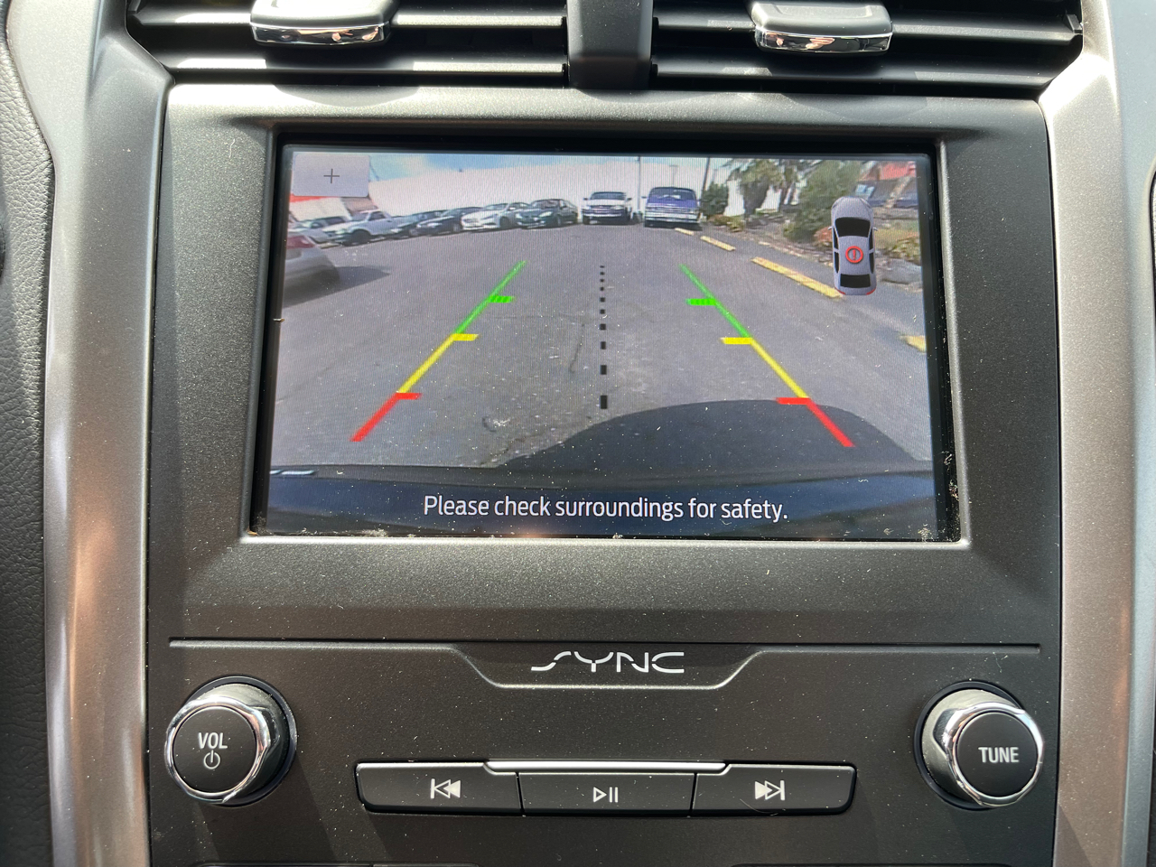 Vehicle image 23 of 32