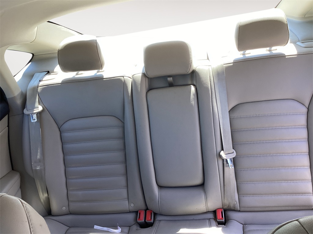 Vehicle image 13 of 15