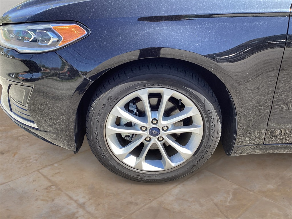 Vehicle image 14 of 15