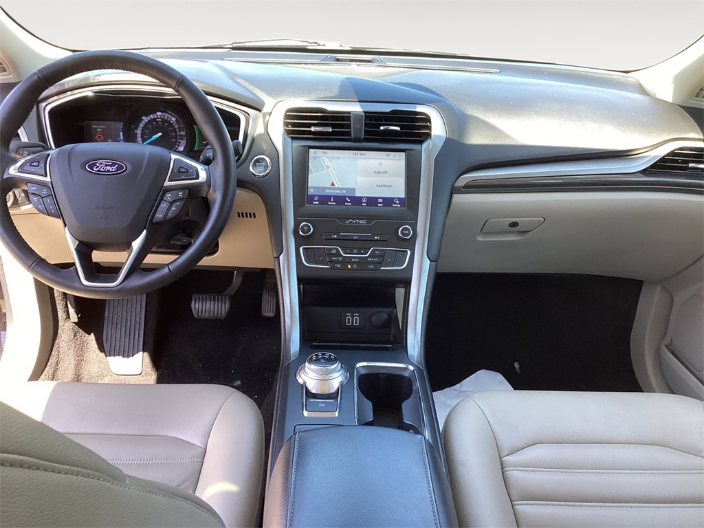 Vehicle image 10 of 15