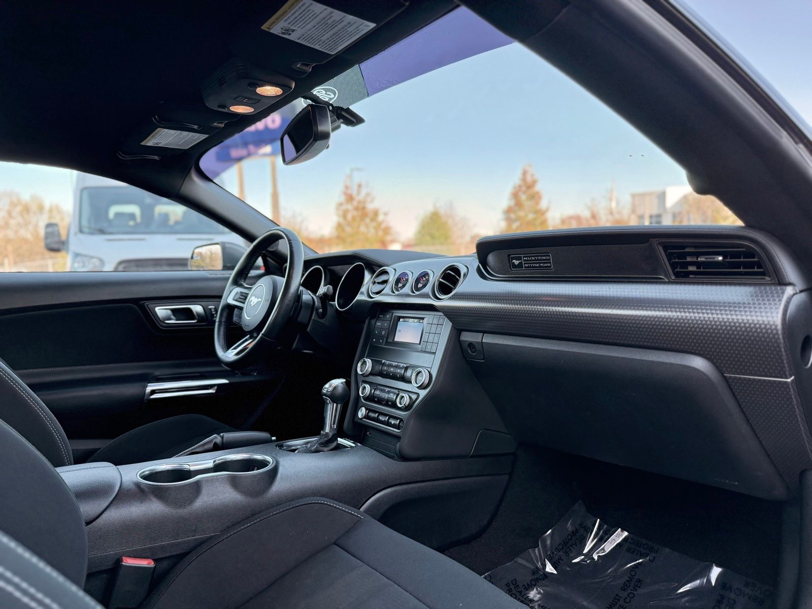 Vehicle image 18 of 34