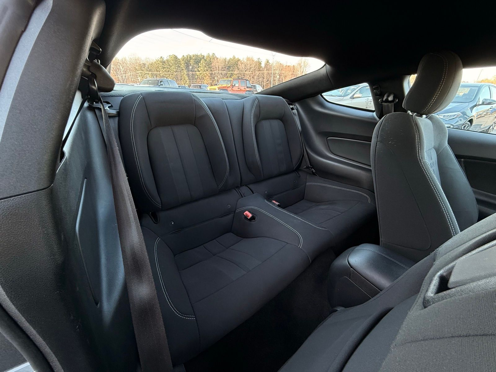 Vehicle image 21 of 34