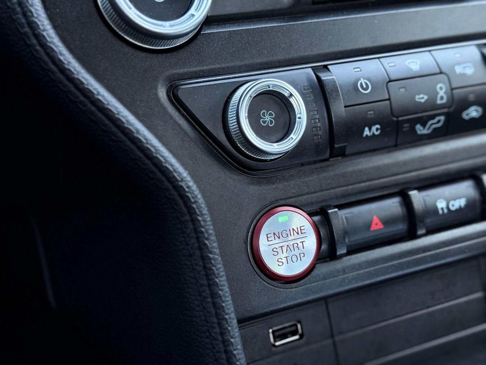 Vehicle image 29 of 34