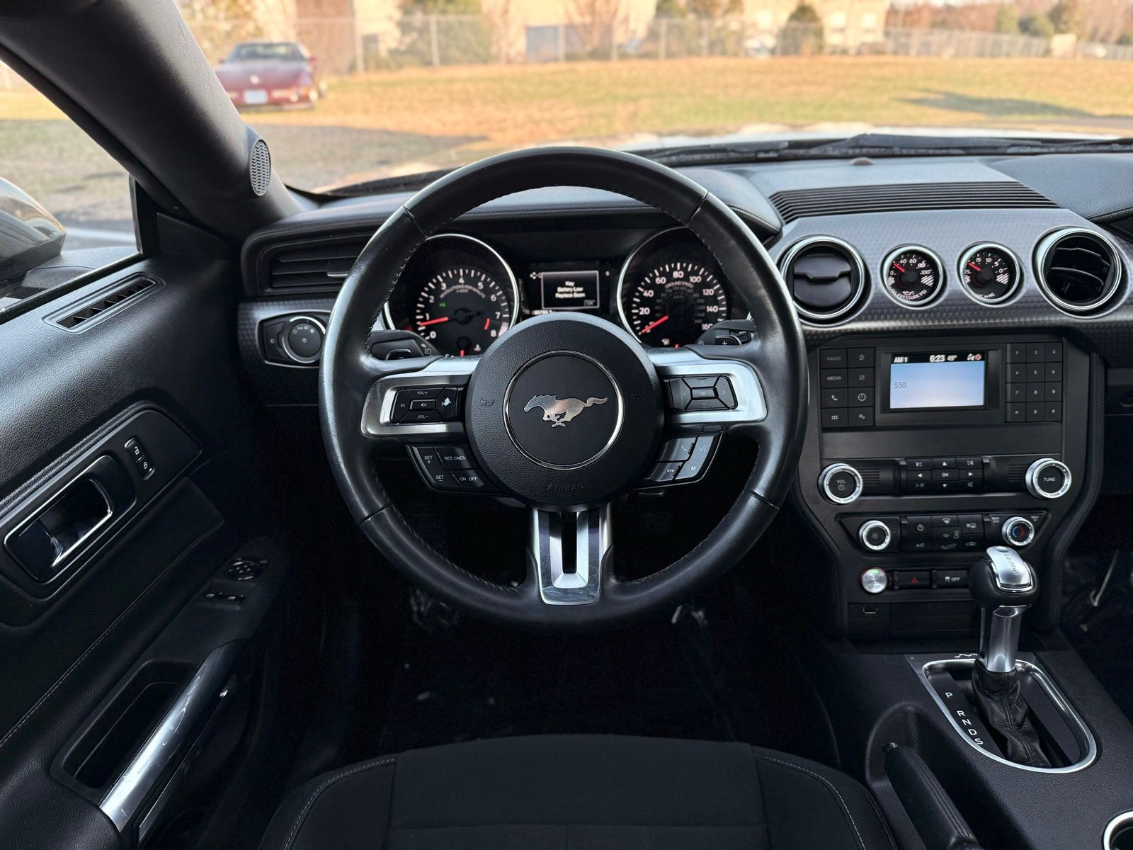 Vehicle image 25 of 34
