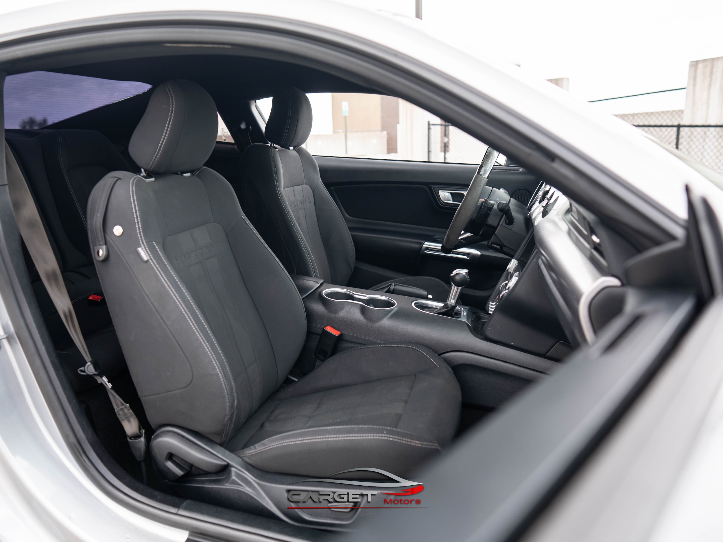 Vehicle image 14 of 46