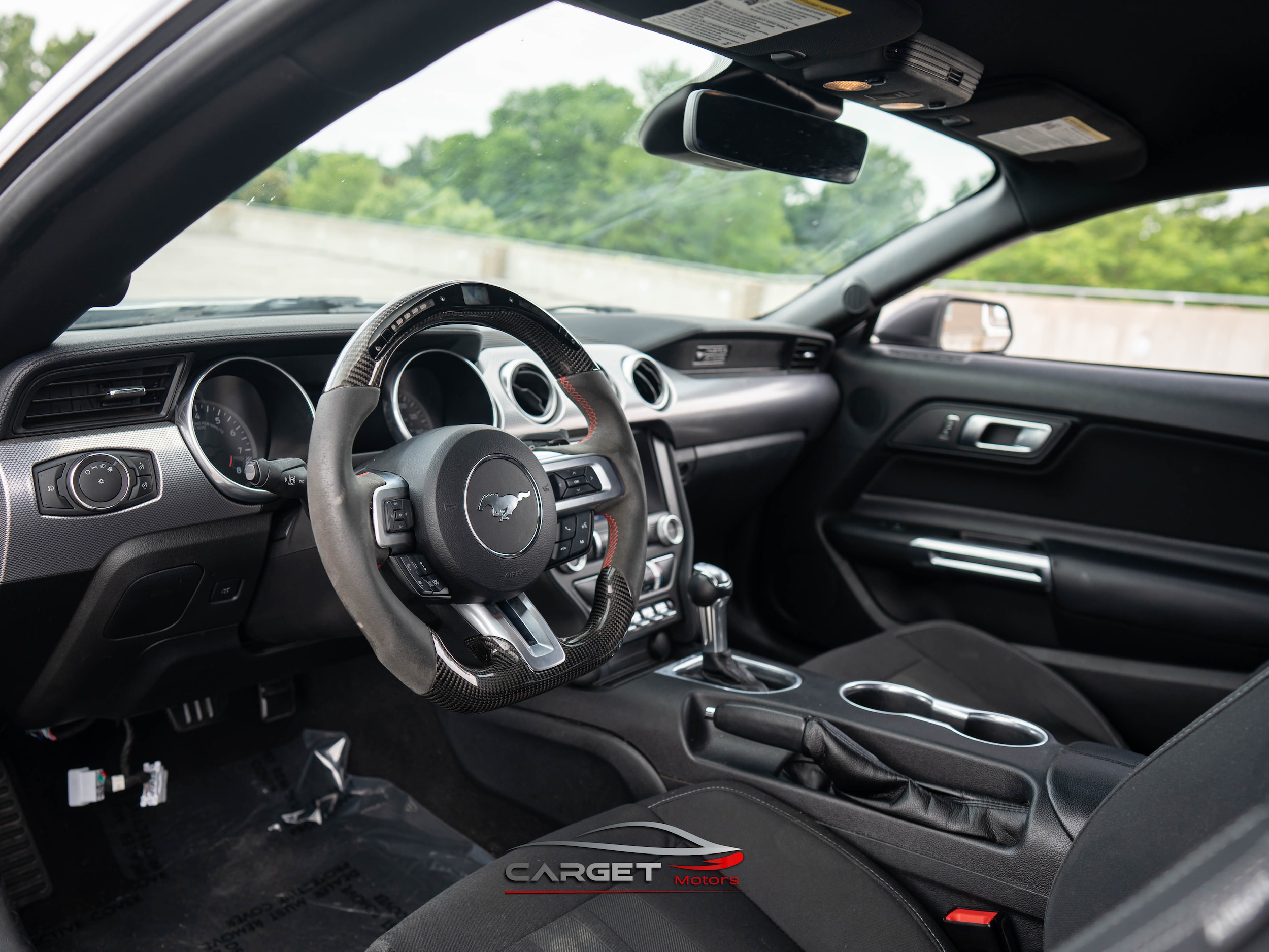 Vehicle image 11 of 46