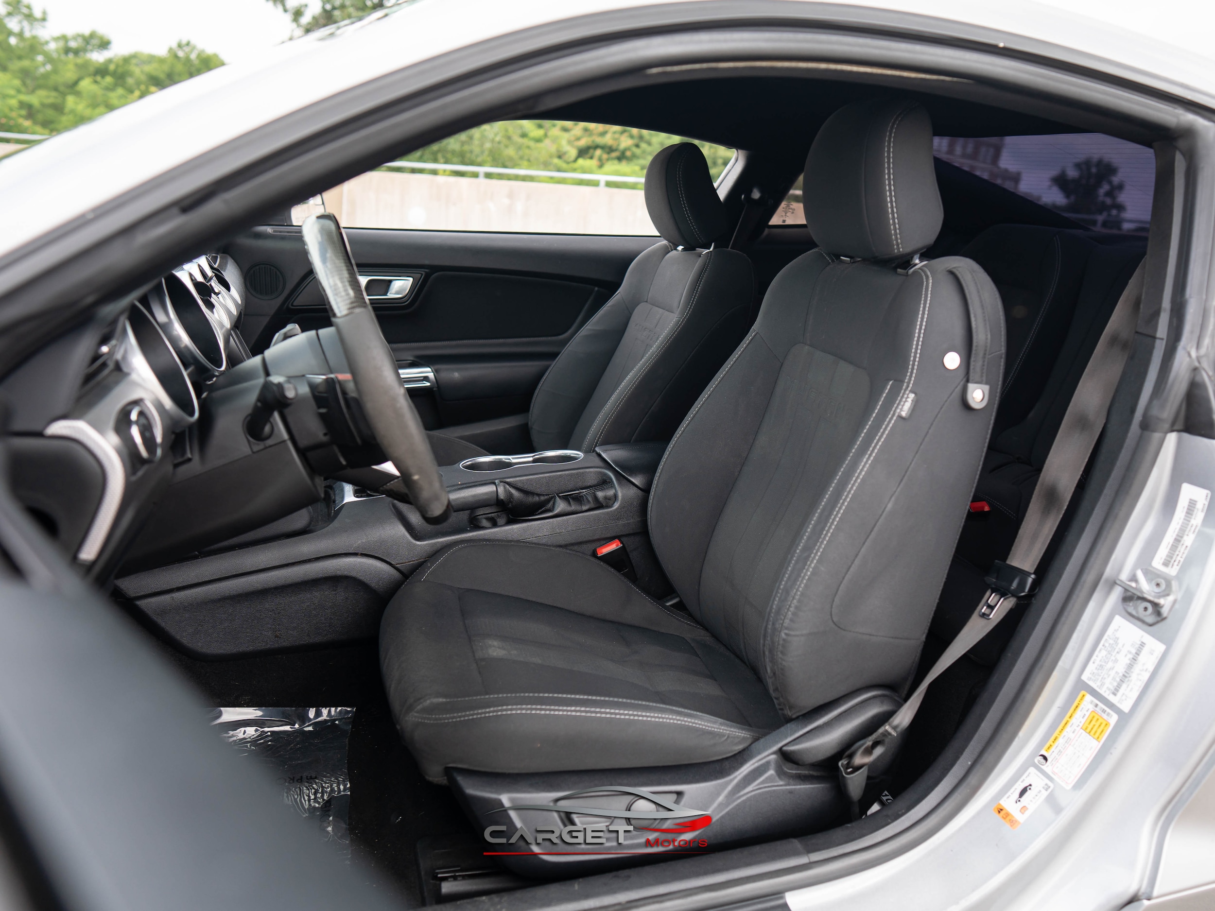 Vehicle image 13 of 46