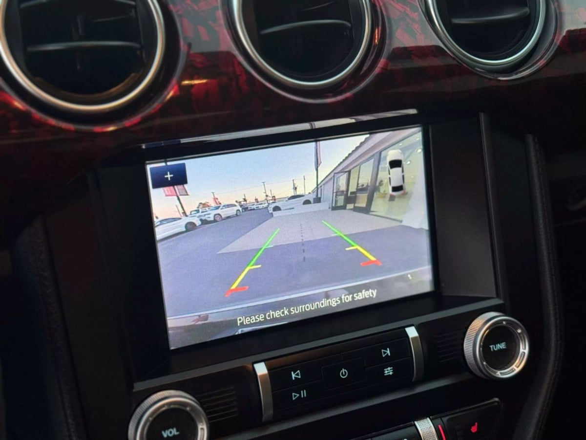 Vehicle image 20 of 35