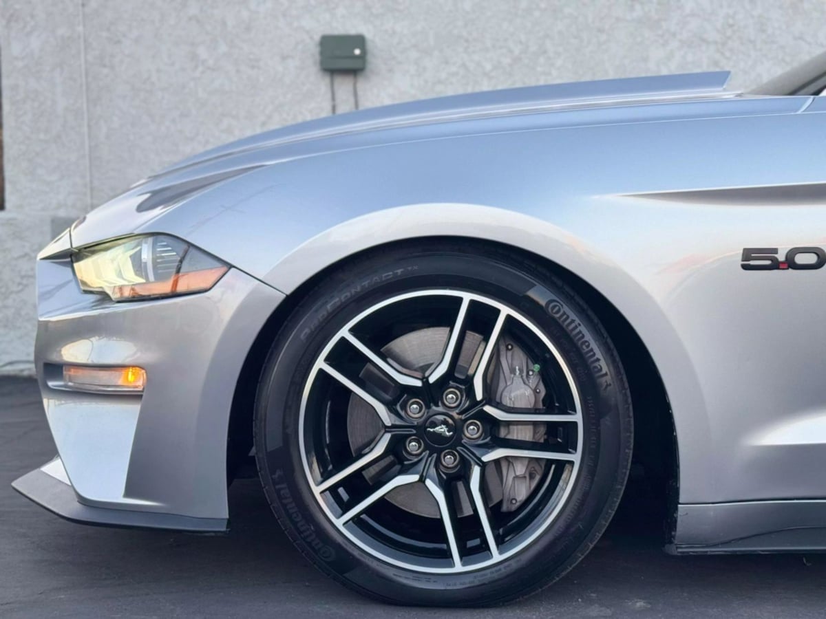 Vehicle image 10 of 35