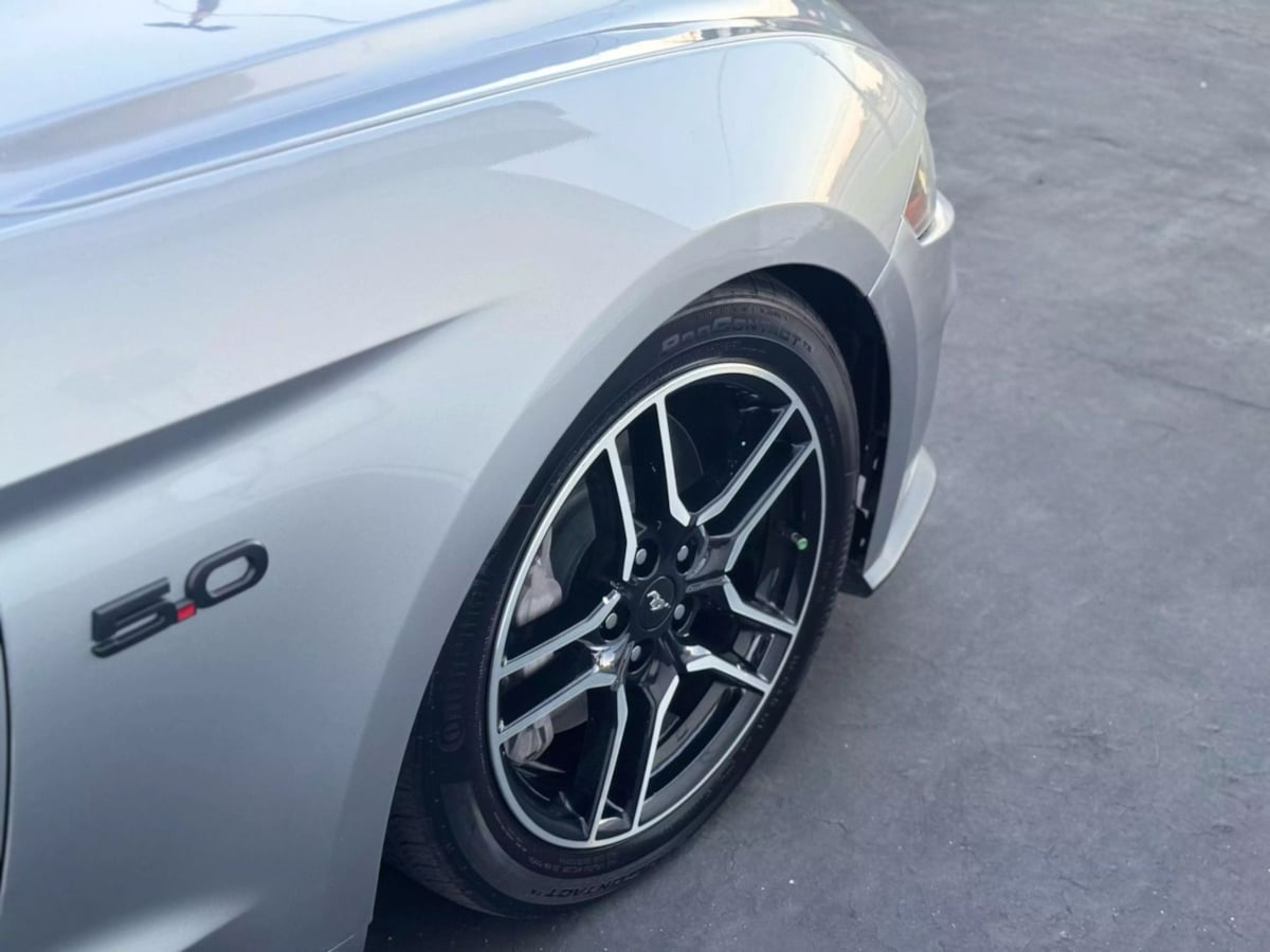 Vehicle image 34 of 35