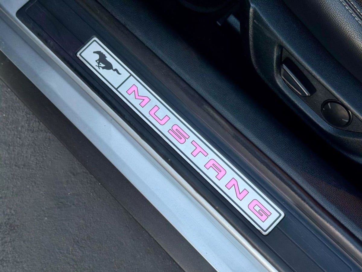 Vehicle image 26 of 35