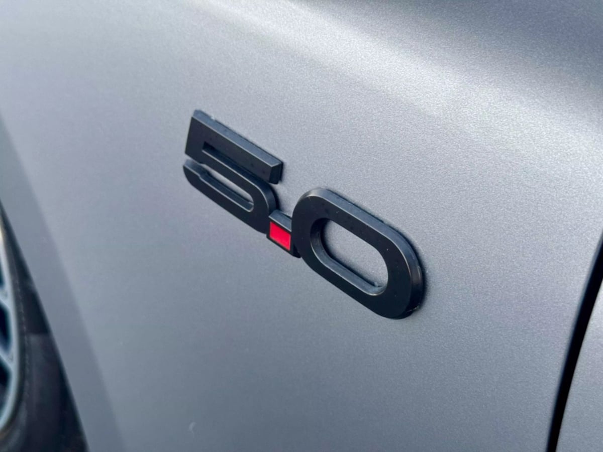 Vehicle image 33 of 35
