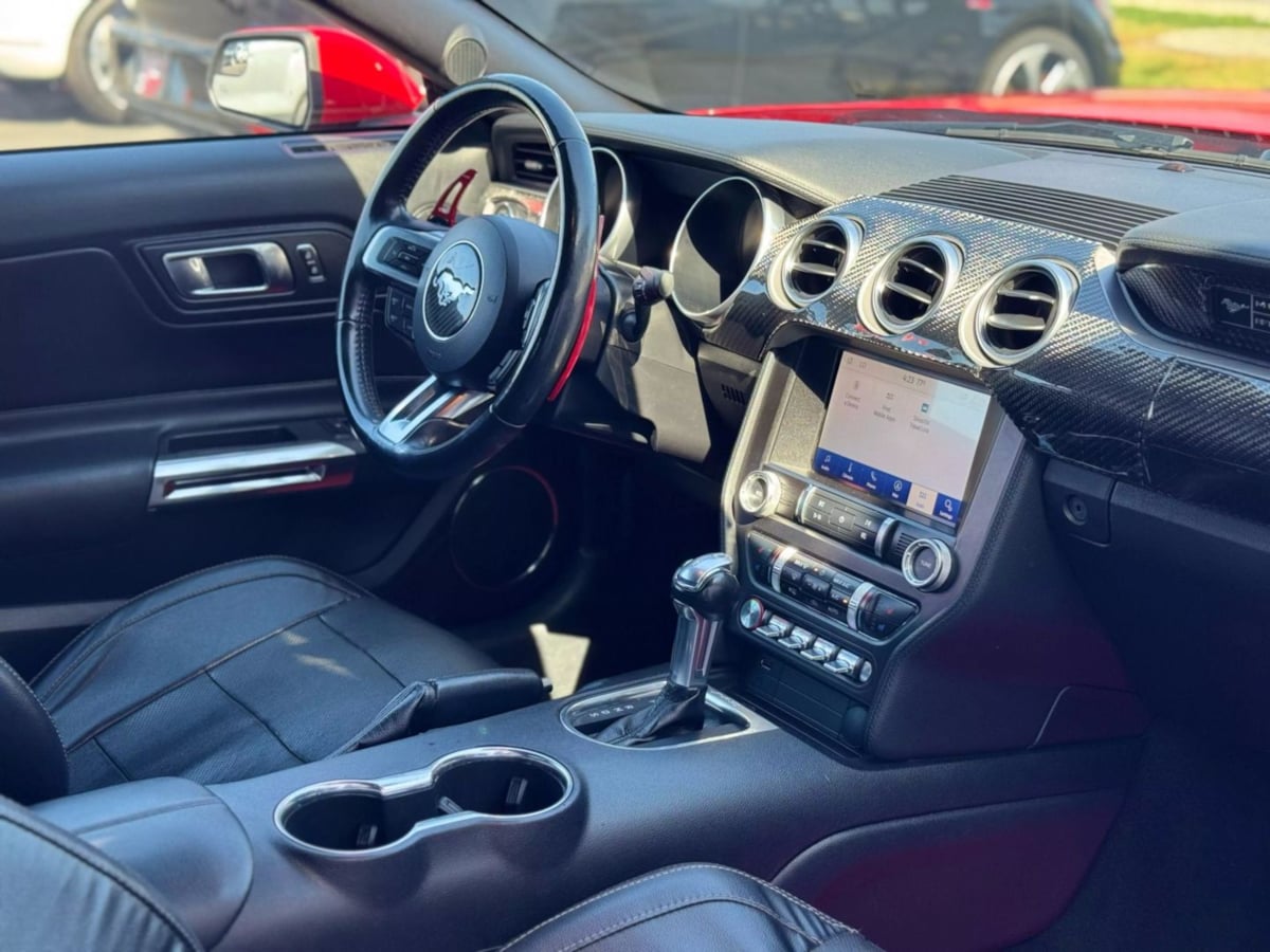 Vehicle image 17 of 32