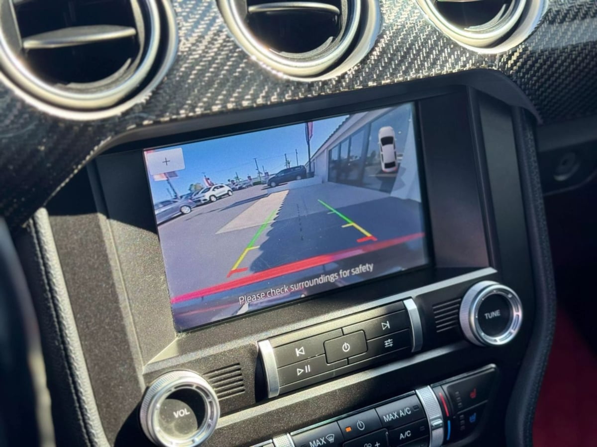 Vehicle image 22 of 32