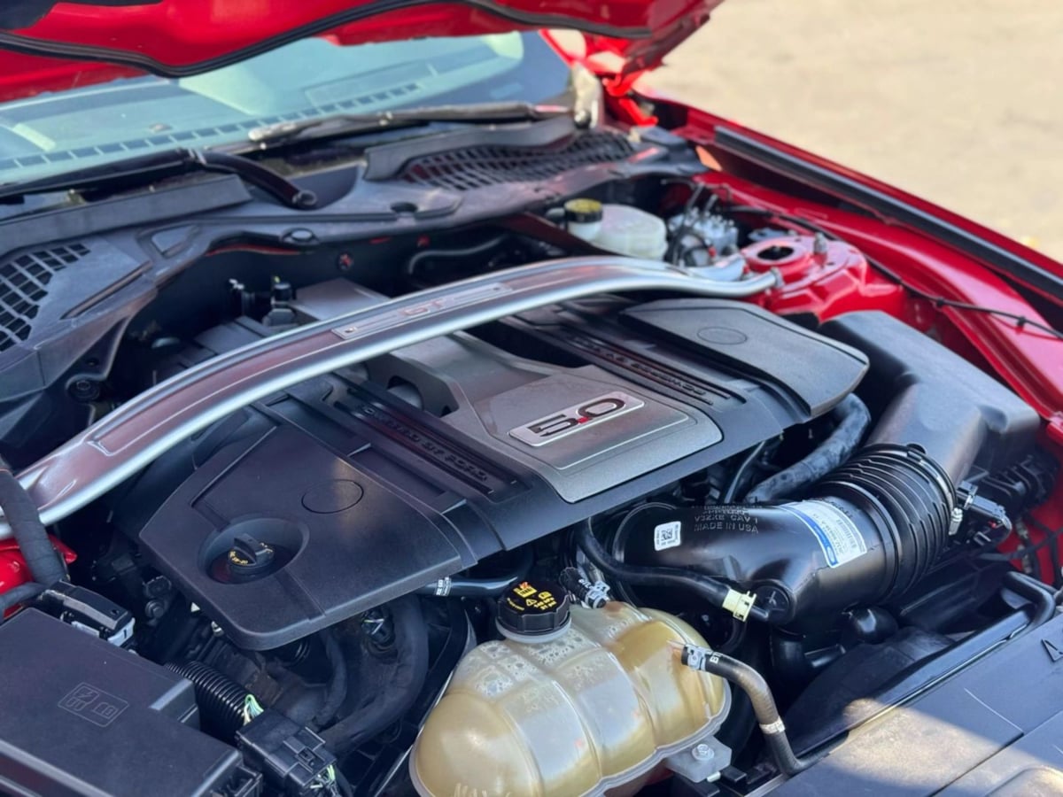Vehicle image 10 of 32