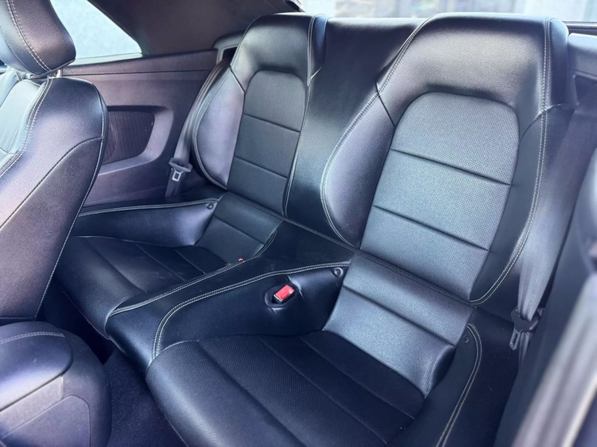 Vehicle image 14 of 32