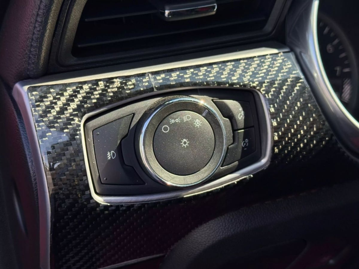 Vehicle image 29 of 32